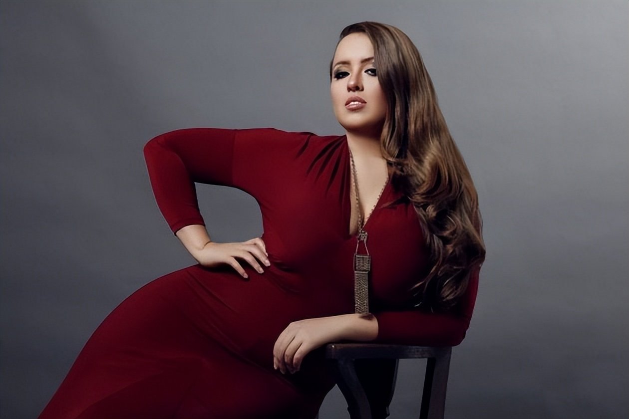 Seven Advantages of Hiring Plus Size Models in Fashion Agency